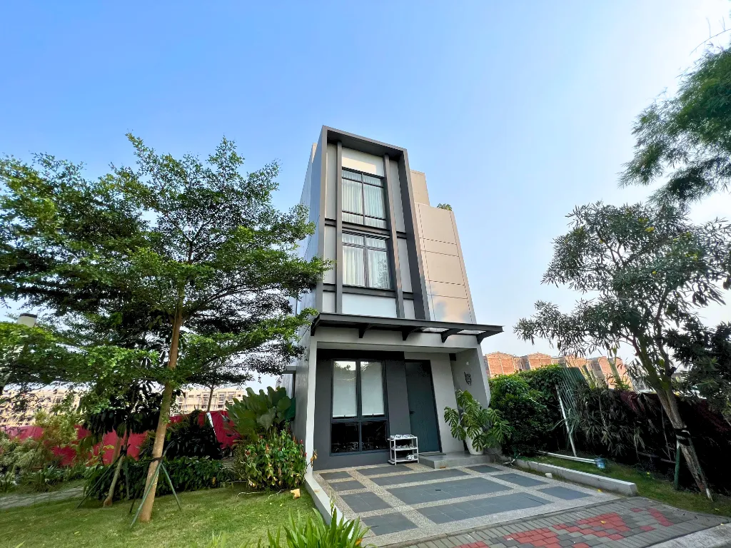 Latinos Business District 1