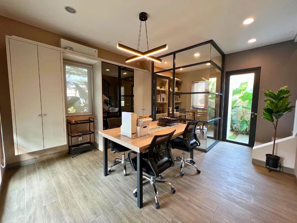 Latinos Business District 2