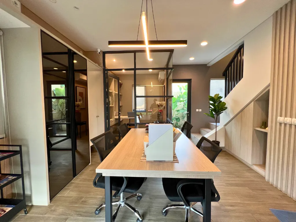 Latinos Business District 3