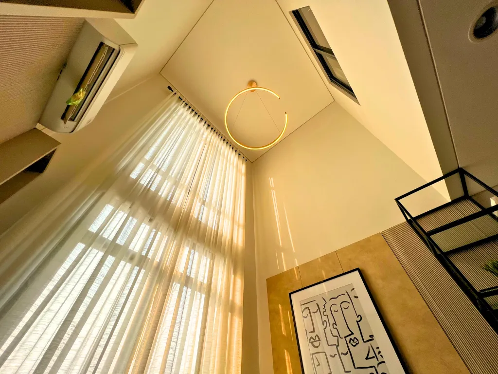 Latinos Business District 6