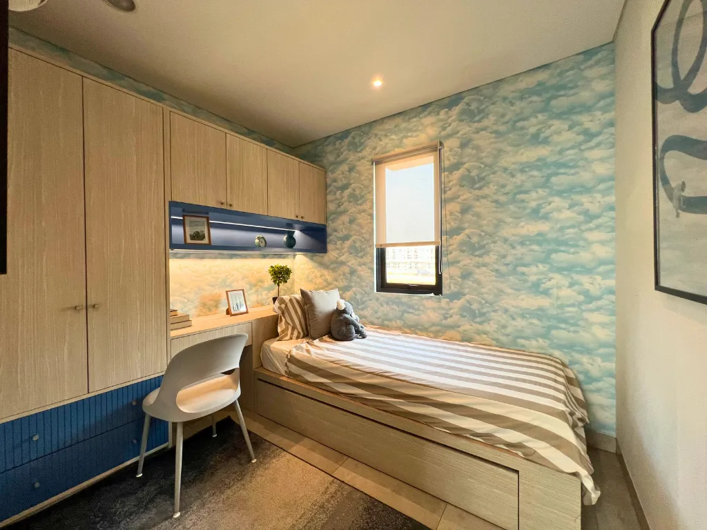 Latinos Business District 7